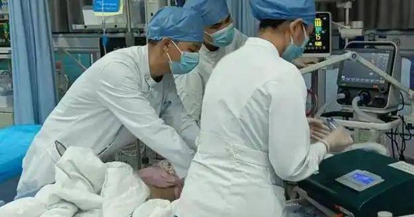 Người đàn ông 52 tuổi qua đời vì đường huyết quá cao, cảnh báo 5 thực phẩm “cực độc” với đường huyết