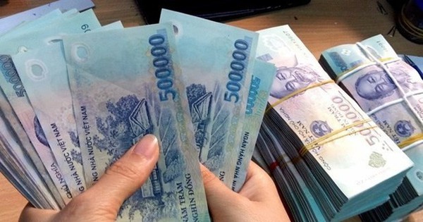 Dần tiền vô như nước, Thìn được cấp trên khen ngợi